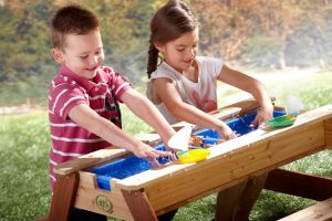: Axi-Kinderspielhuser :: Spieltische und Sitzgruppen fr Kinder aus Holz :